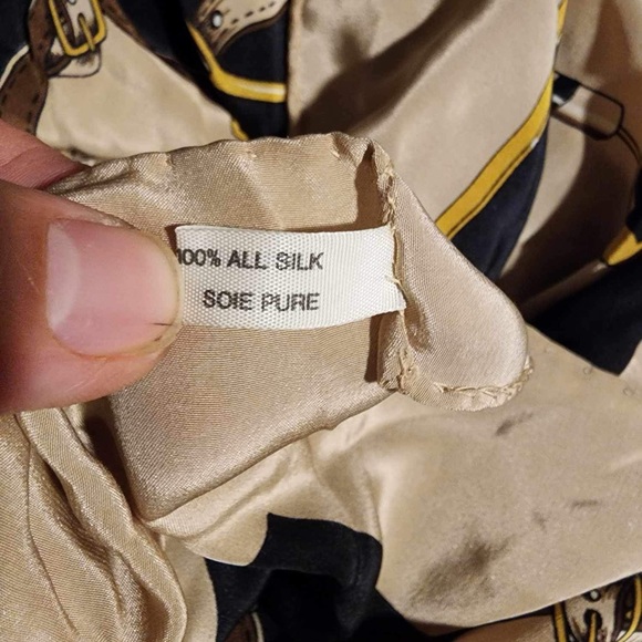 Rare Vintage Hermes silk scarf - Picture 3 of 3